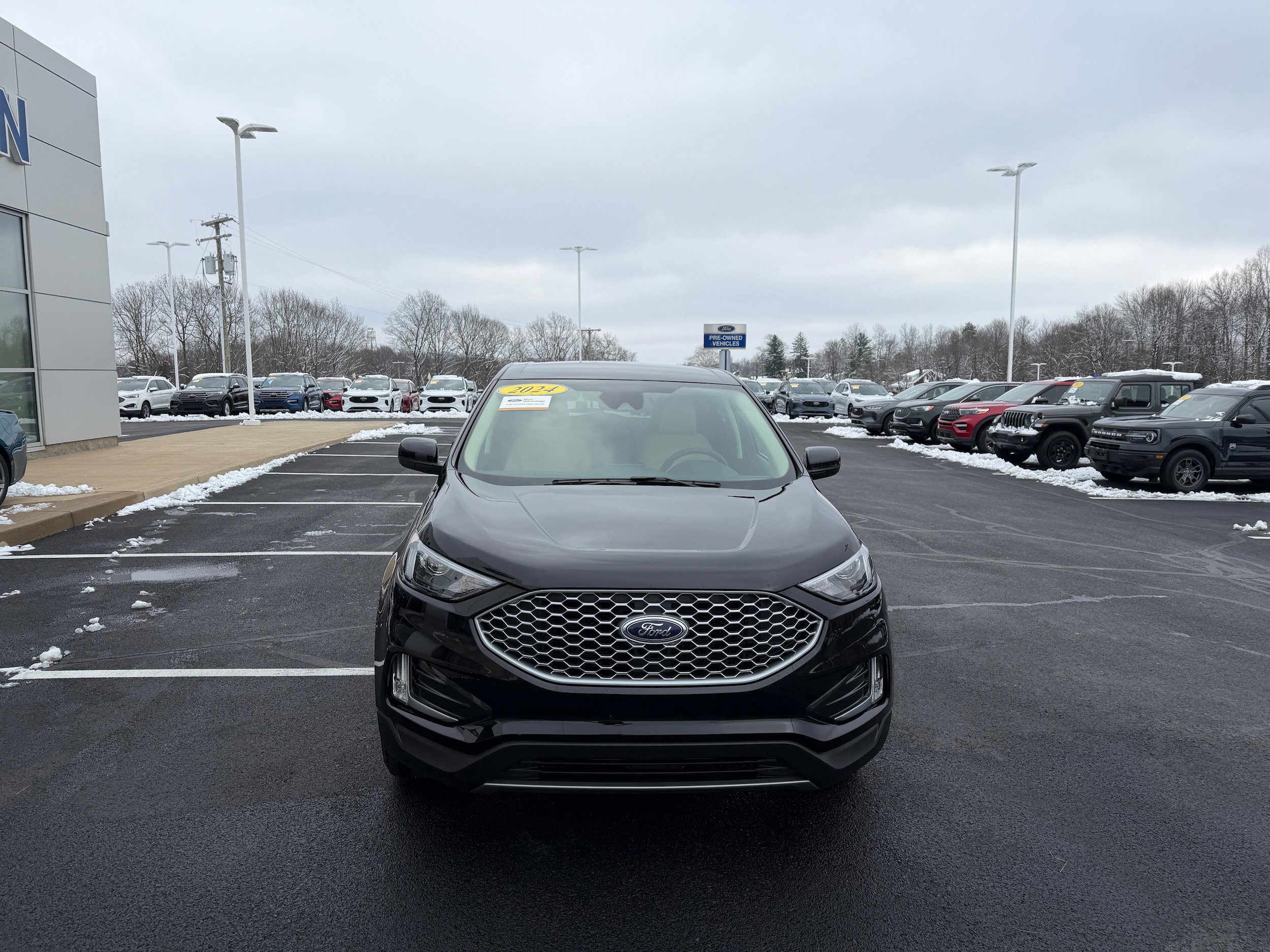 Certified 2024 Ford Edge SEL w/ Convenience Package AWD/4WD image 9