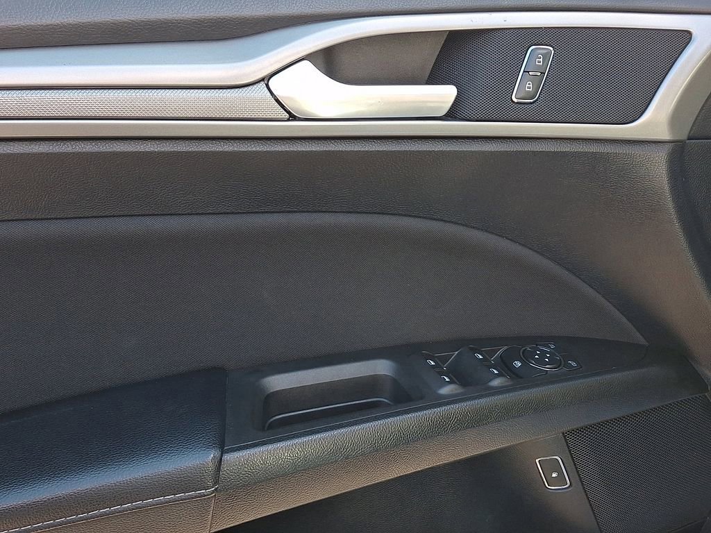 Certified 2020 Ford Fusion SE image 13