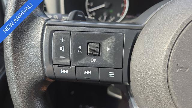 Used 2024 Nissan Rogue S AWD/4WD image 18