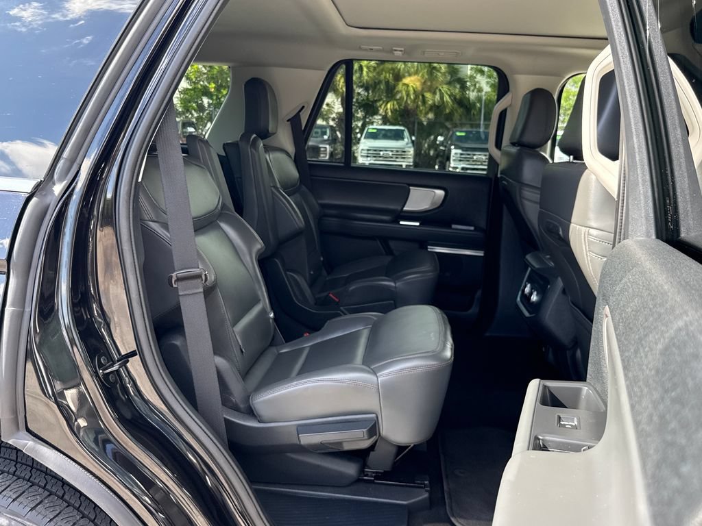 Certified 2025 Ford Expedition Active RWD image 30