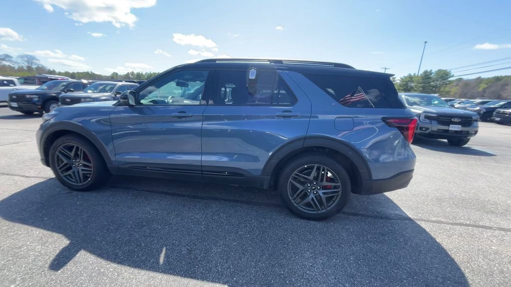 Certified 2025 Ford Explorer ST AWD/4WD image 17