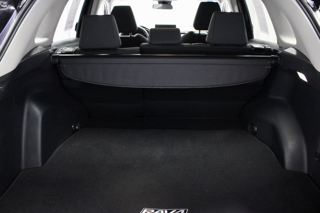 Used 2025 Toyota RAV4 LE AWD/4WD image 13