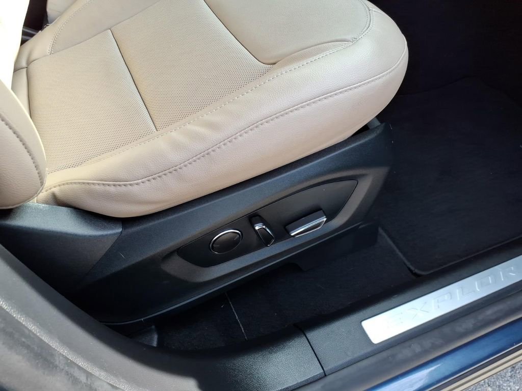 Certified 2020 Ford Explorer Limited RWD image 5
