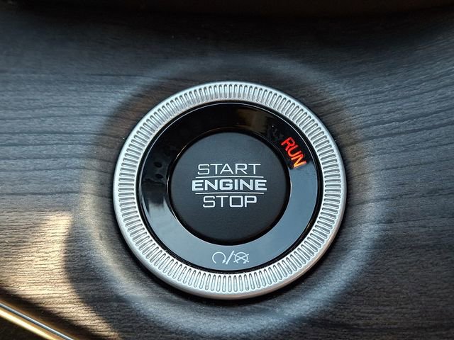 Used 2022 Jeep Grand Cherokee Overland AWD/4WD image 23