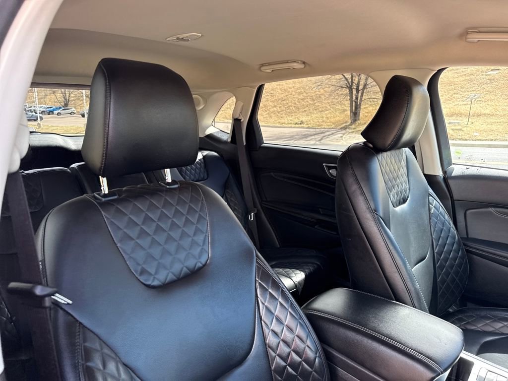 Certified 2024 Ford Edge Titanium AWD/4WD image 30
