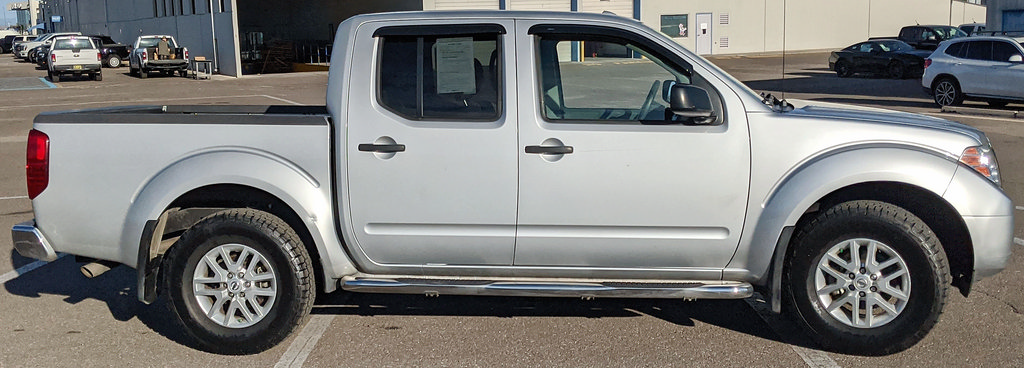 Used 2018 Nissan Frontier SV w/ Value Truck Package AWD/4WD image 2