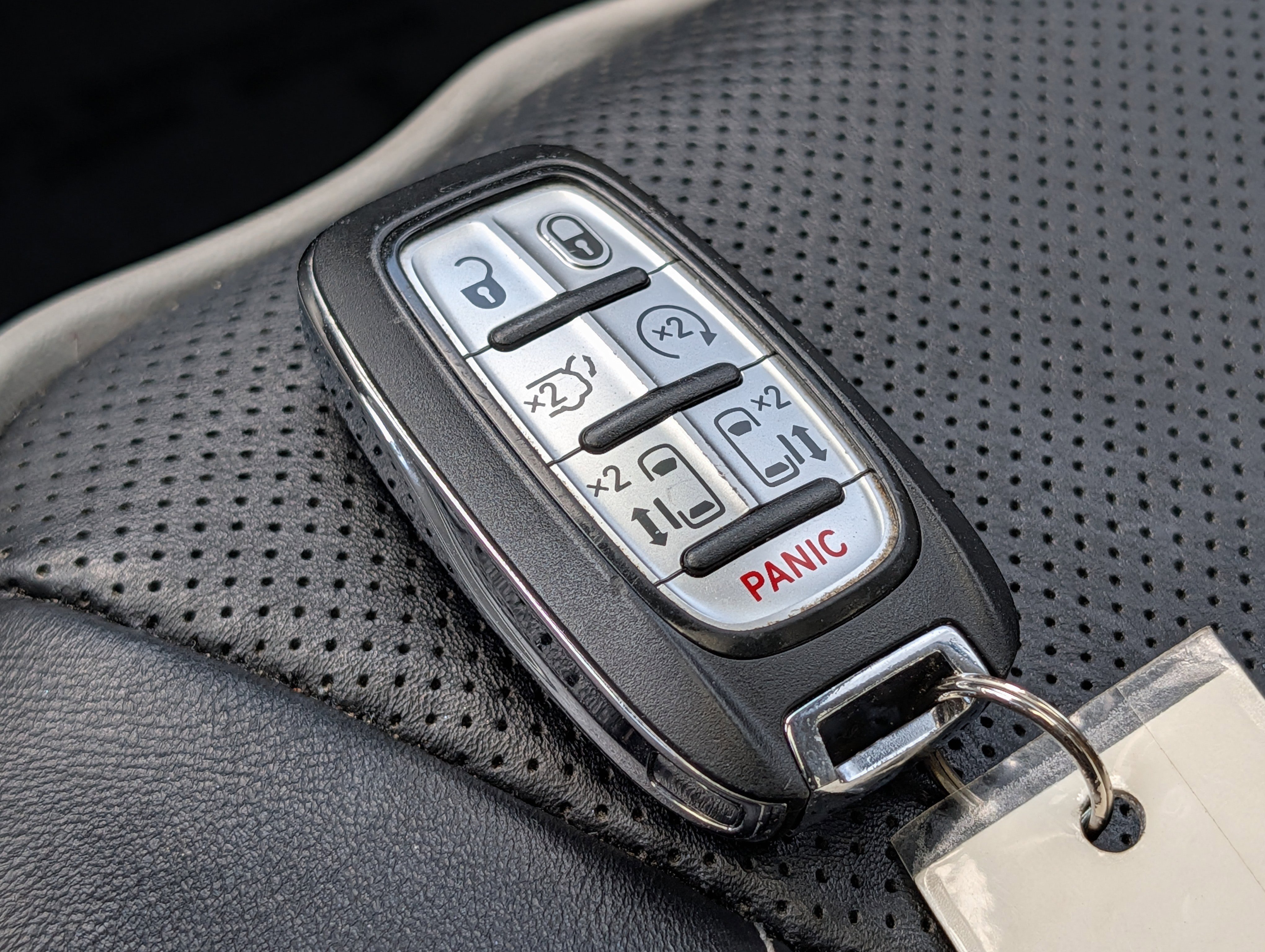 Used 2022 Chrysler Pacifica Limited image 36