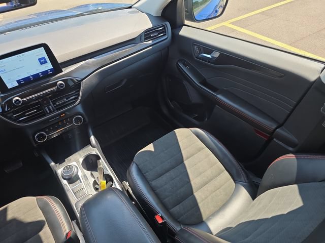 Certified 2022 Ford Escape SEL w/ SEL Stealth AWD Package image 29