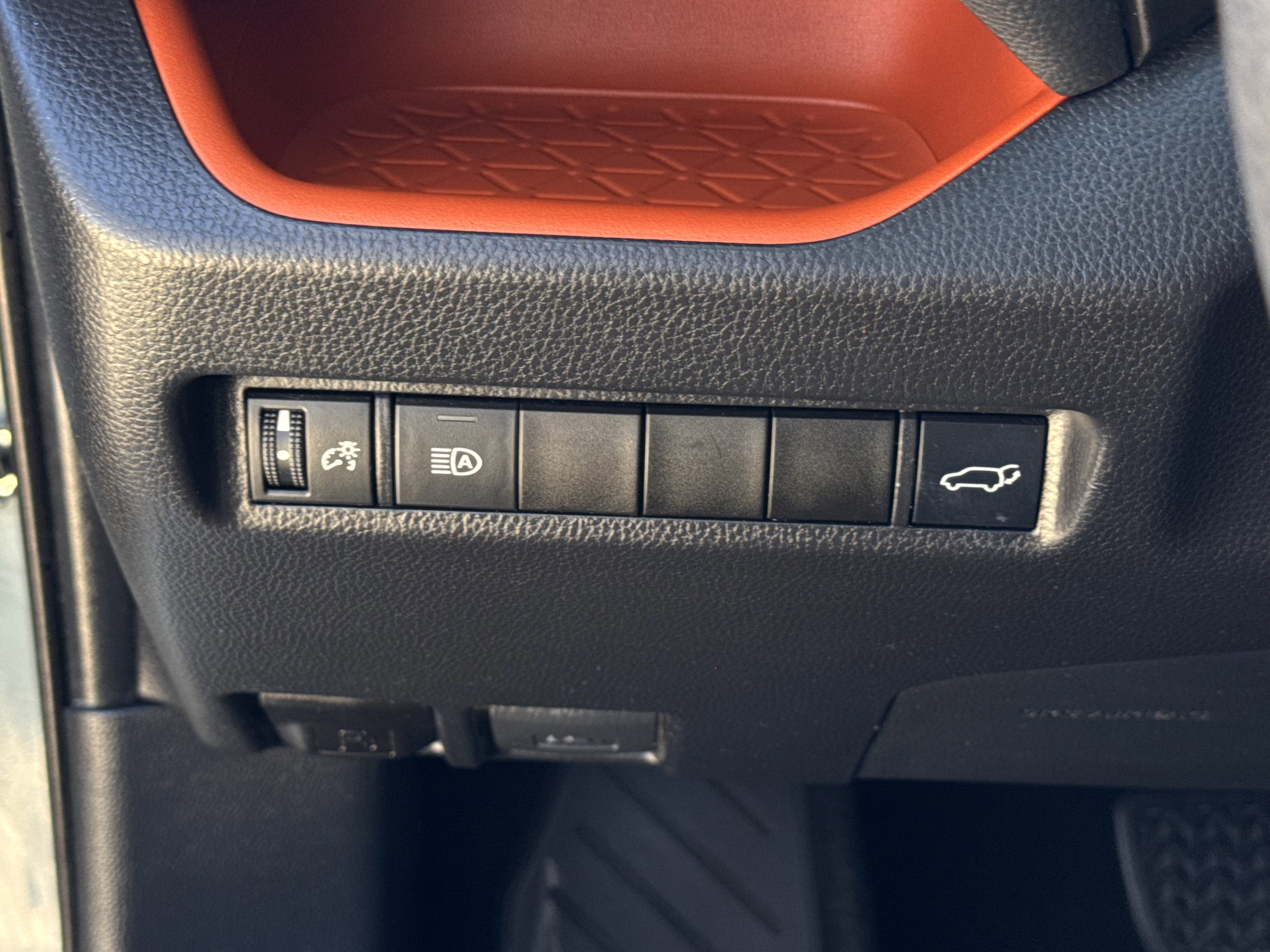 Used 2019 Toyota RAV4 Adventure image 29