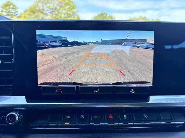 Used 2022 GMC Sierra 1500 SLT AWD/4WD image 30