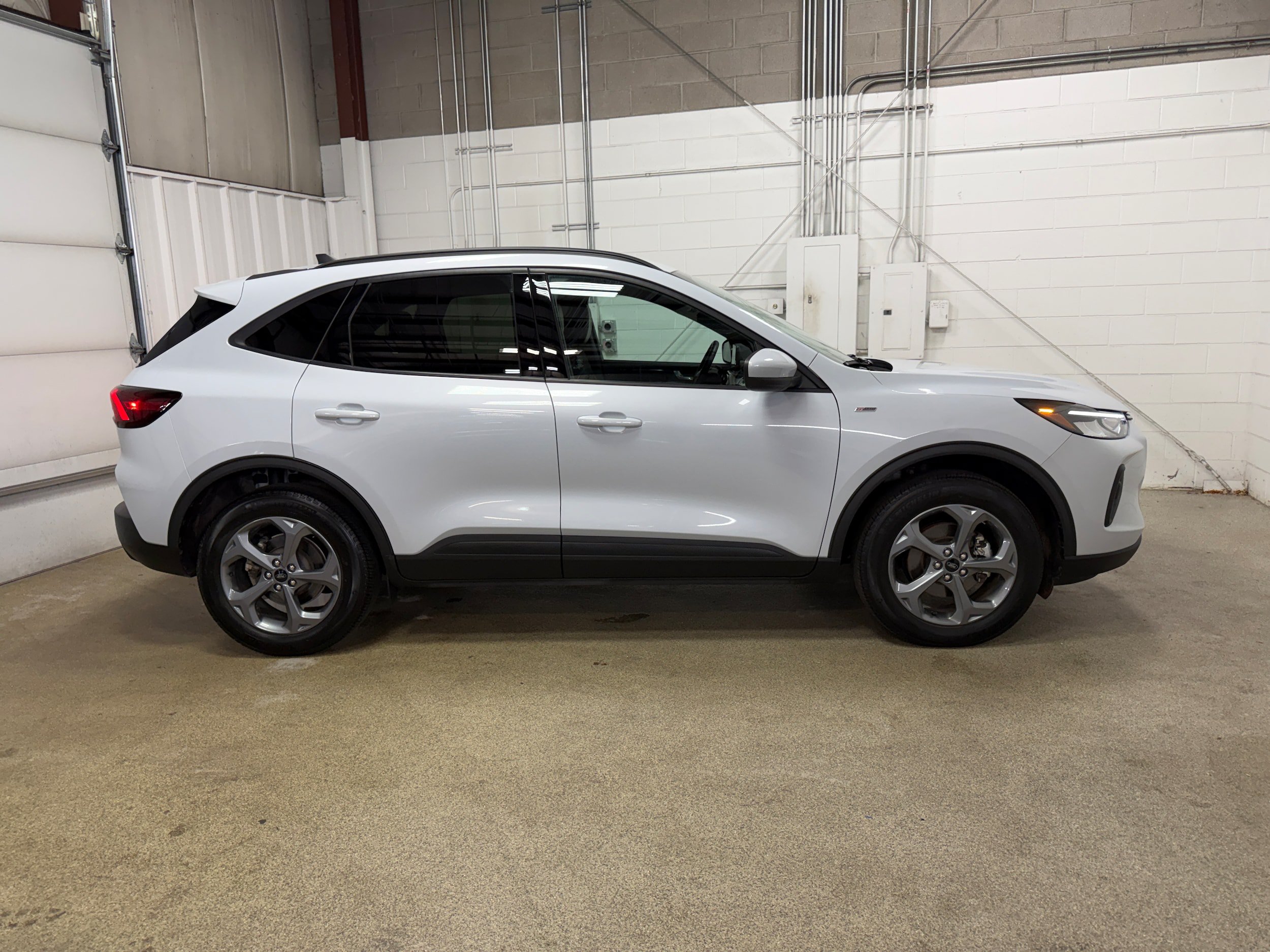 Certified 2025 Ford Escape ST-Line Select AWD/4WD image 7