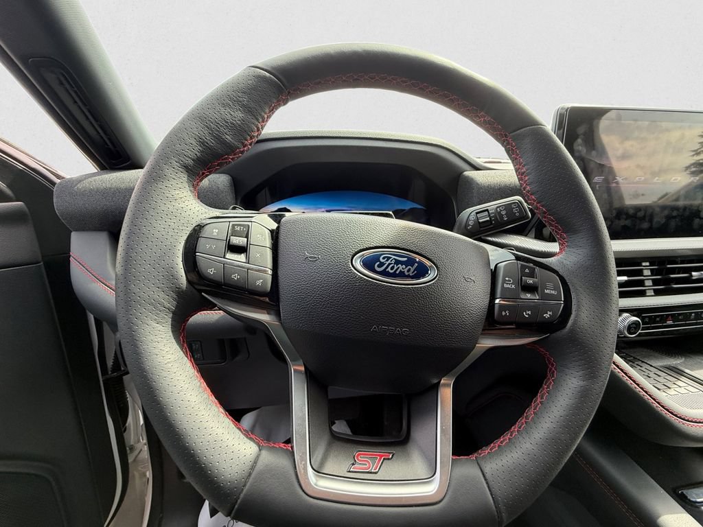 Certified 2025 Ford Explorer ST AWD/4WD image 9