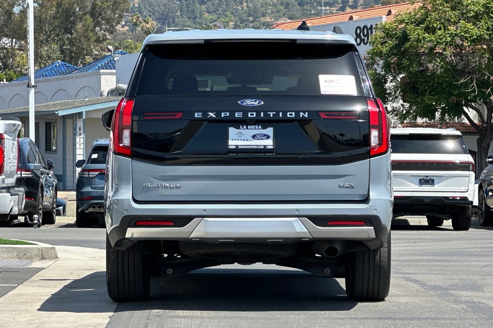 Certified 2025 Ford Expedition Max Platinum AWD/4WD image 4