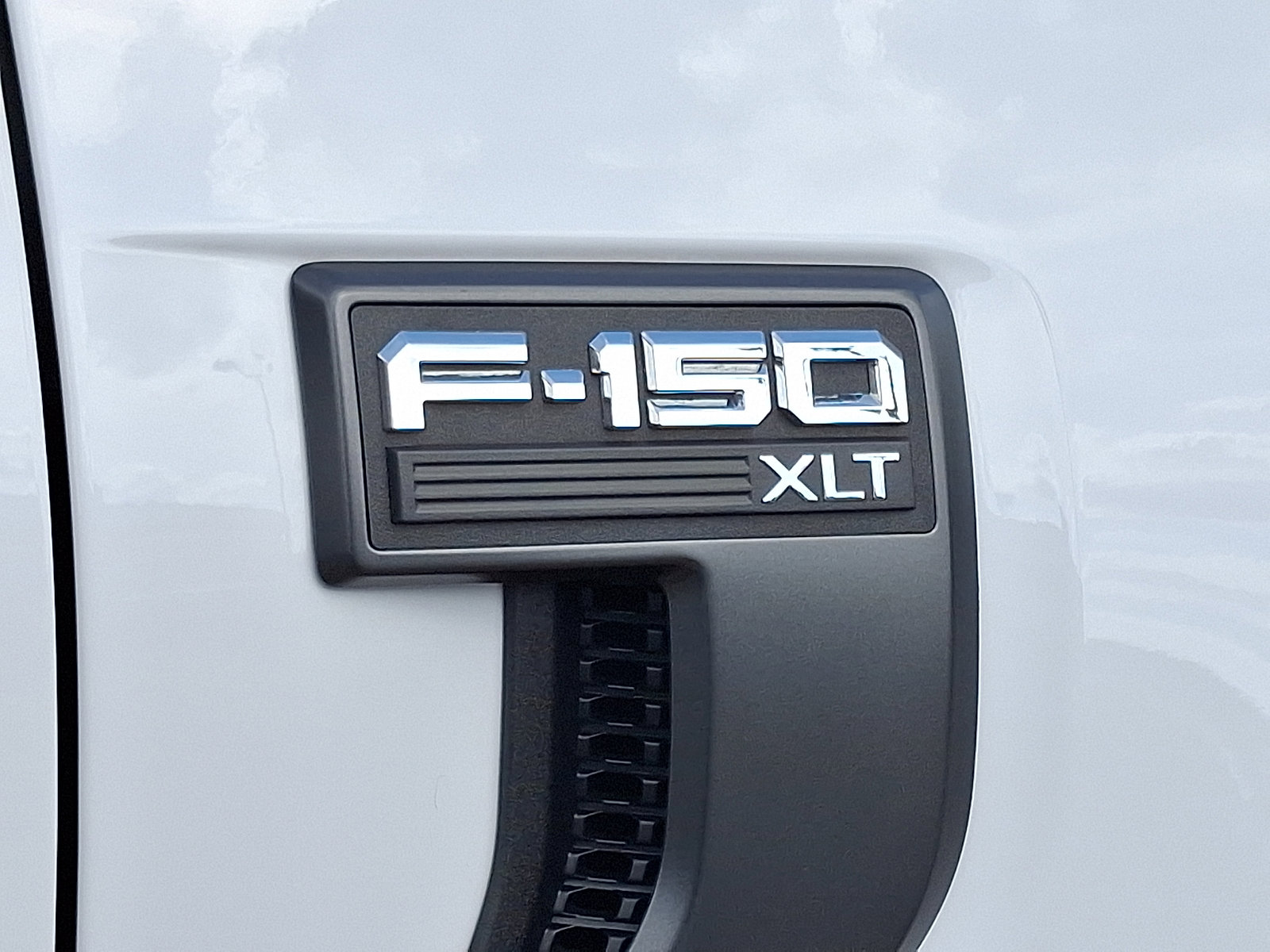 Certified 2022 Ford F150 XLT w/ Equipment Group 302A High AWD/4WD image 31