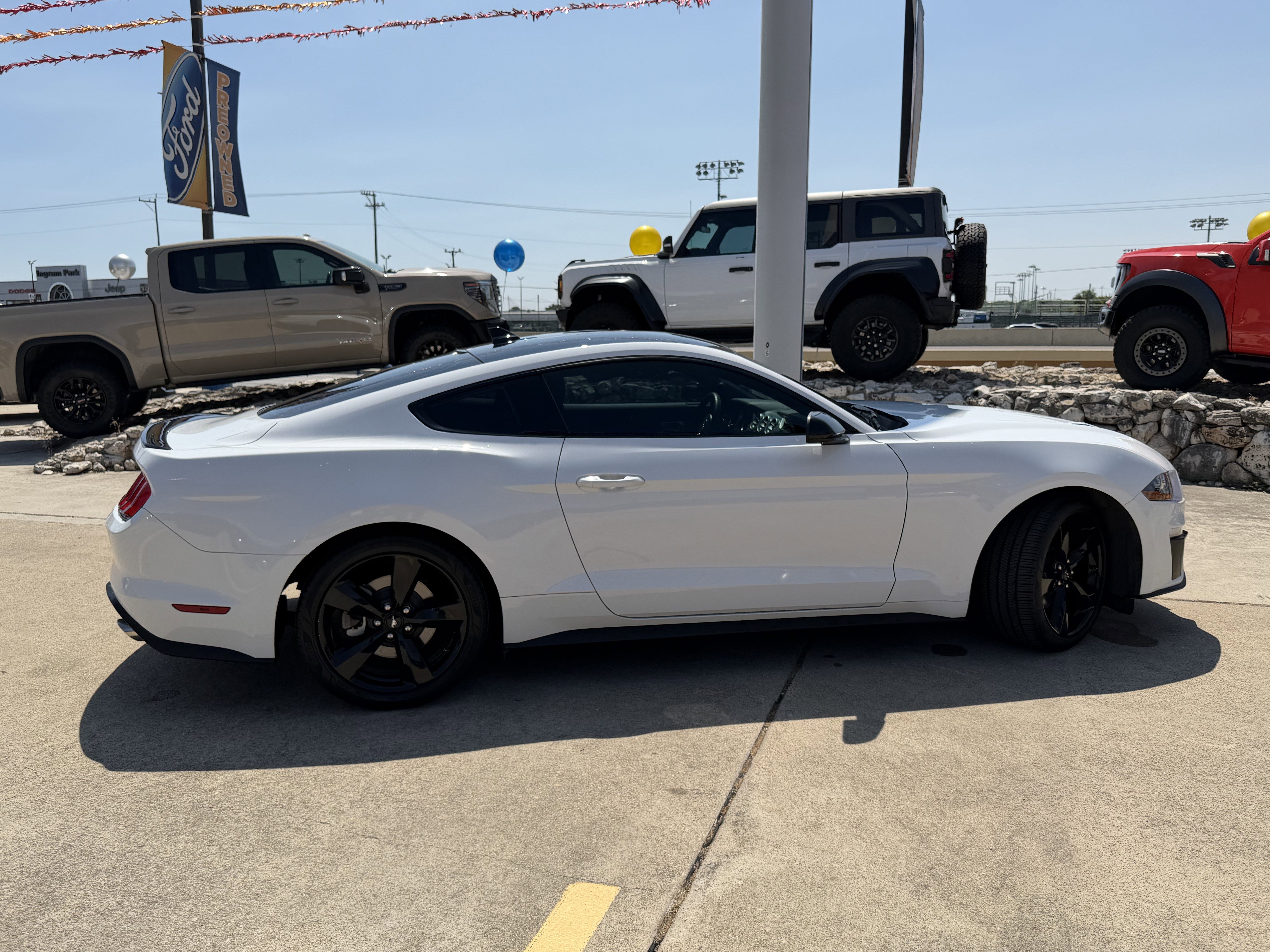 Certified 2021 Ford Mustang Premium w/ Black Accent Package RWD image 4