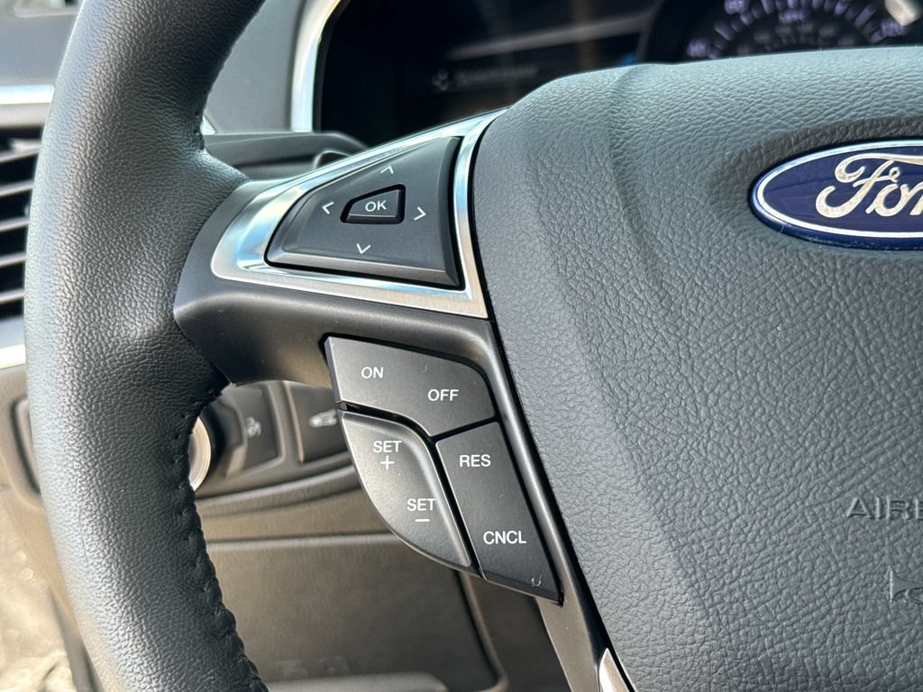 Certified 2018 Ford Edge Titanium FWD image 16