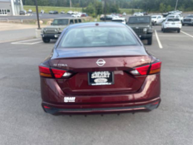 Used 2025 Nissan Altima 2.5 SV FWD image 4