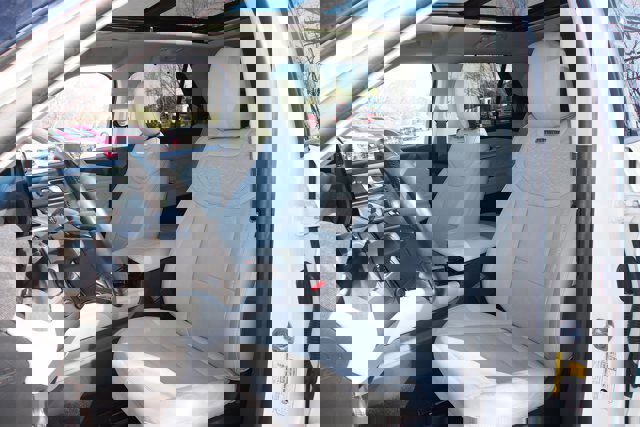 Certified 2025 Ford Explorer Platinum w/ Ultimate Package image 20