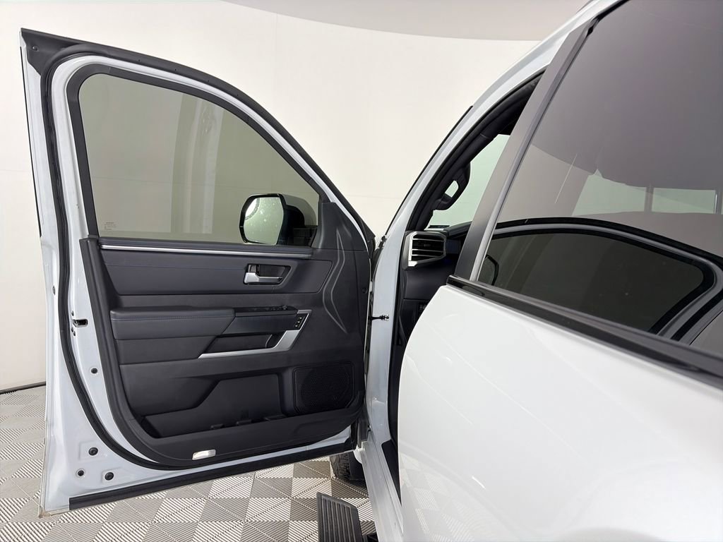 Used 2024 Toyota Sequoia Platinum AWD/4WD image 10