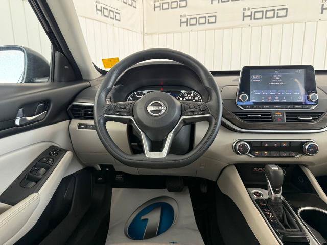 Used 2024 Nissan Altima 2.5 SV FWD image 14