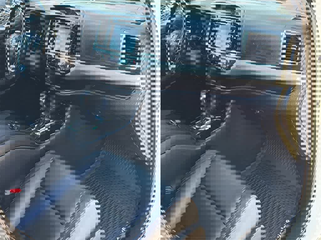 Used 2019 Toyota Highlander XLE w/ Carpet Mat Package (TMS) image 13