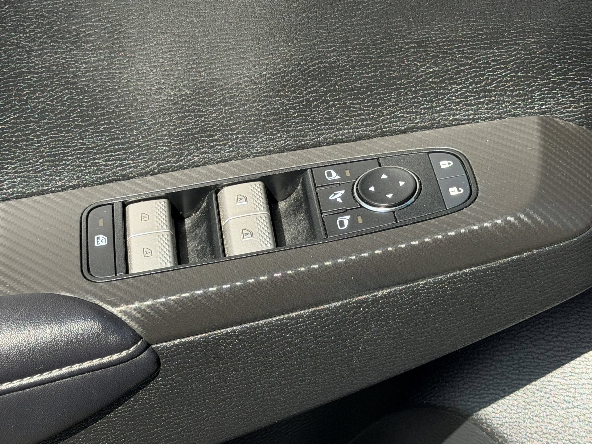 Used 2025 Mitsubishi Outlander SE AWD/4WD image 40