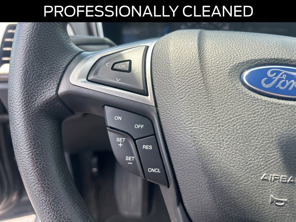 Certified 2017 Ford Fusion SE w/ Fusion SE Technology Package FWD image 12