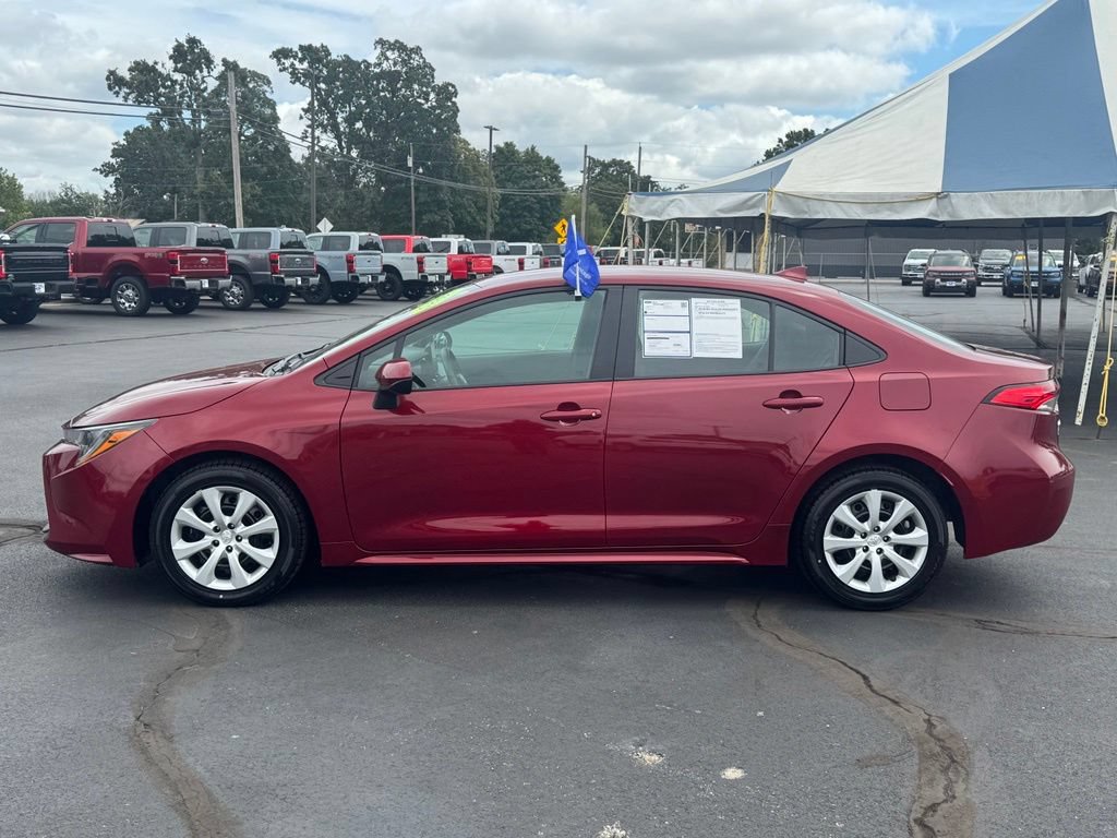 Used 2025 Toyota Corolla LE FWD image 27