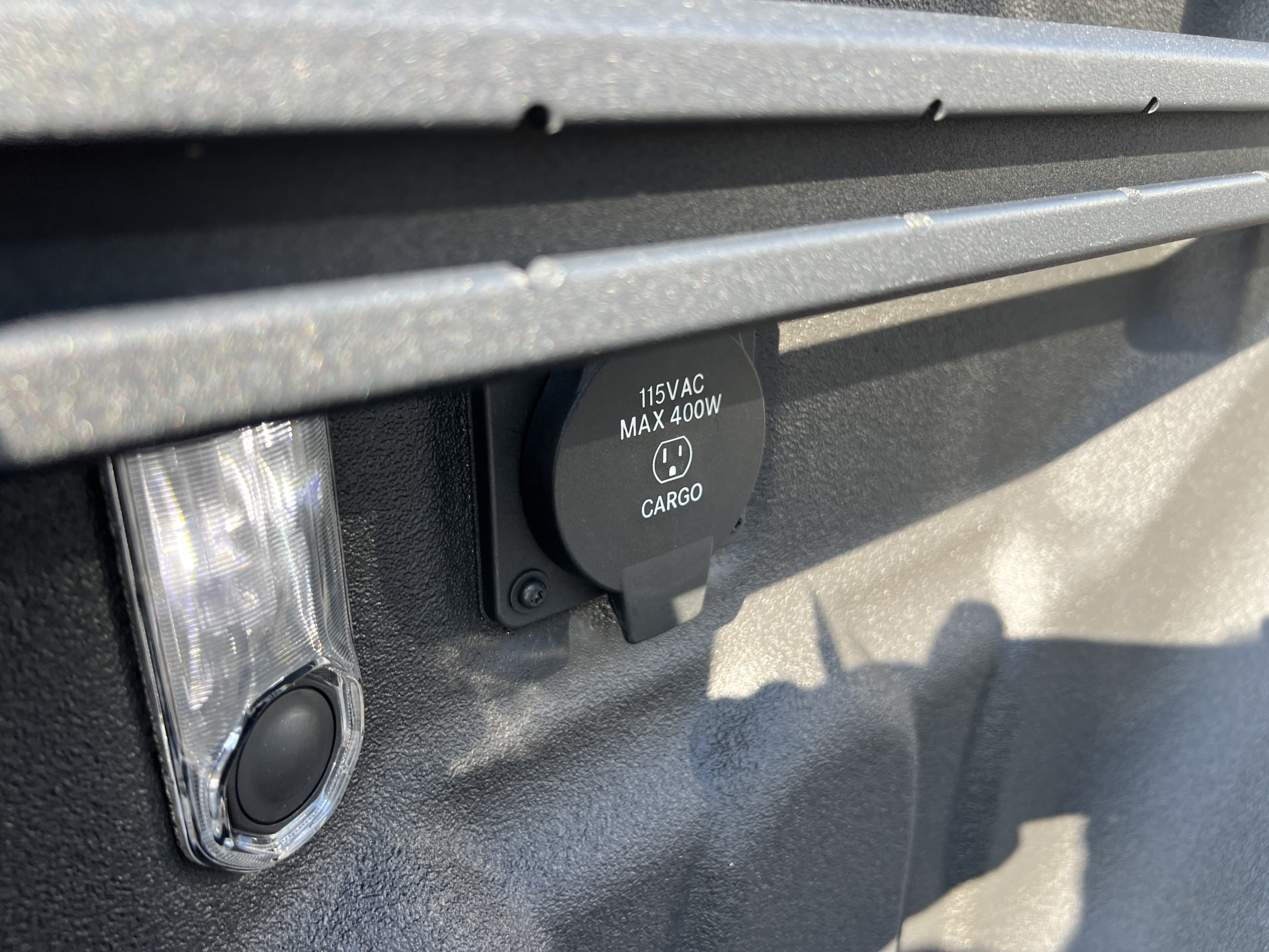 Used 2025 RAM 1500 Laramie AWD/4WD image 11