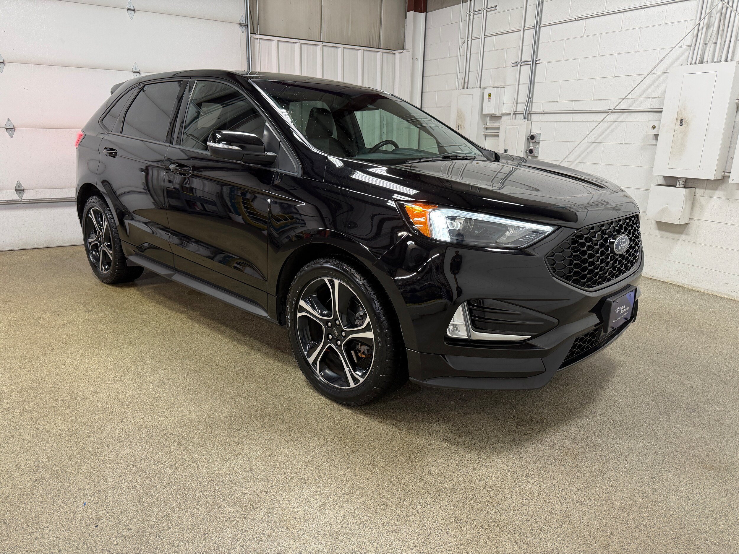 Certified 2020 Ford Edge ST w/ Cold Weather Package AWD/4WD image 5