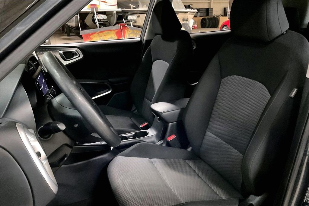 Used 2024 Kia Soul LX w/ LX Technology Package image 23