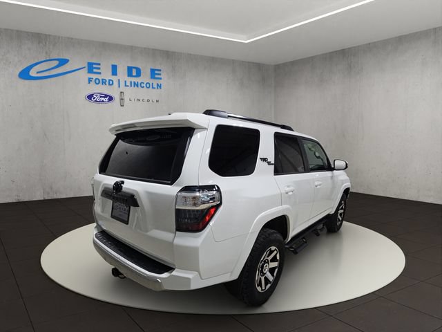 Used 2022 Toyota 4Runner TRD Off-Road Premium AWD/4WD image 9