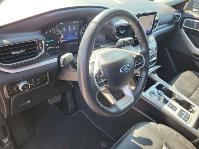 Certified 2022 Ford Explorer XLT w/ Equipment Group 202A image 19