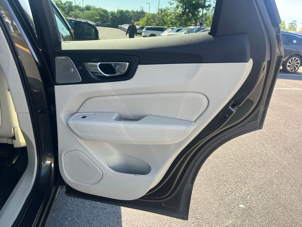 Used 2018 Volvo XC60 T6 Inscription w/ Luxury Seat Package AWD/4WD image 20