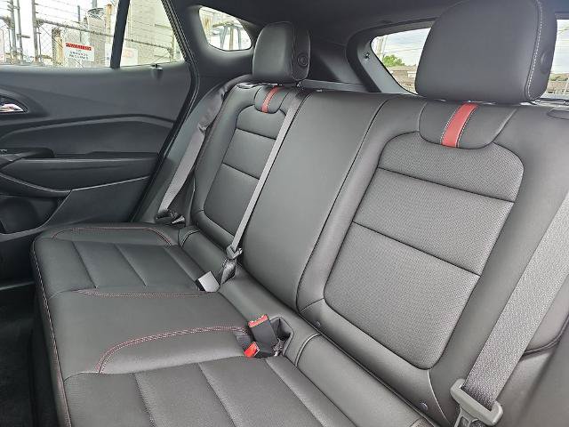 Used 2026 Chevrolet Trax RS FWD image 13