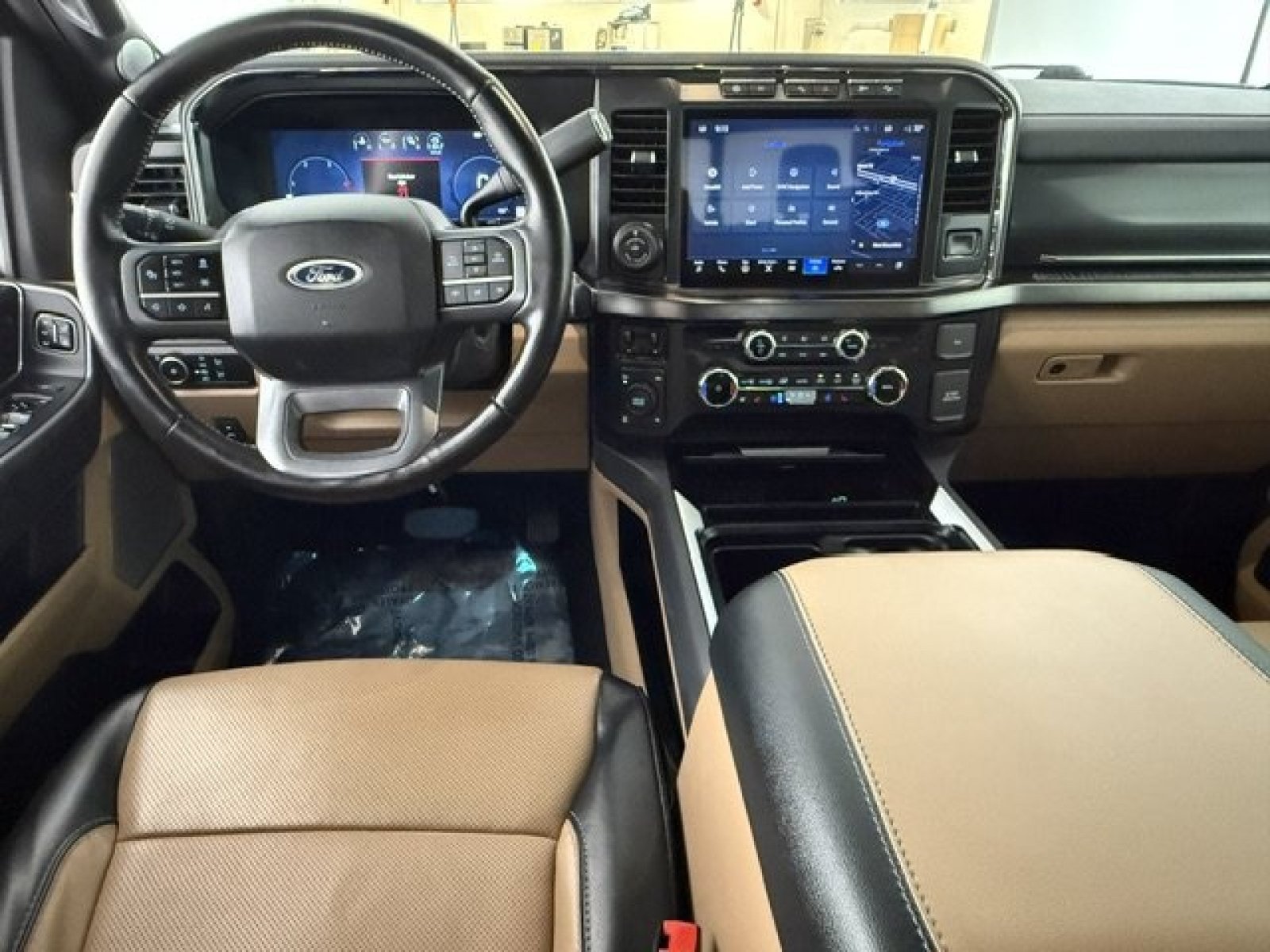Certified 2024 Ford F250 Lariat w/ Lariat Ultimate Package AWD/4WD image 16