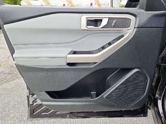 Certified 2023 Ford Explorer XLT w/ Equipment Group 202A AWD/4WD image 13