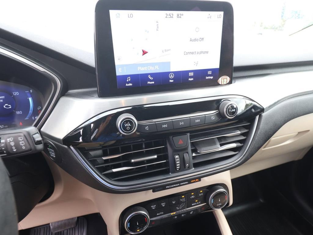 Certified 2022 Ford Escape Titanium image 19