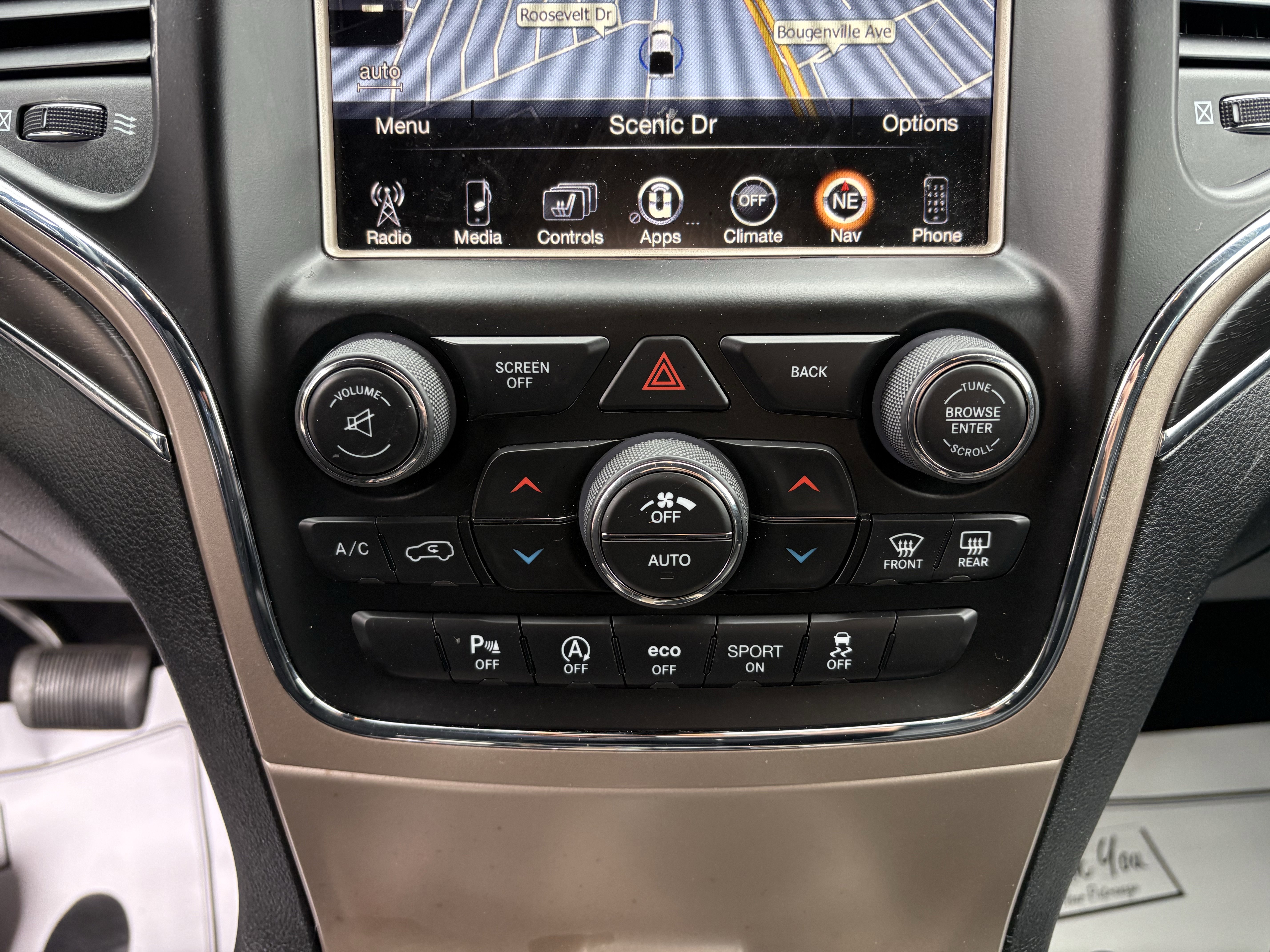 Used 2017 Jeep Grand Cherokee Limited image 24