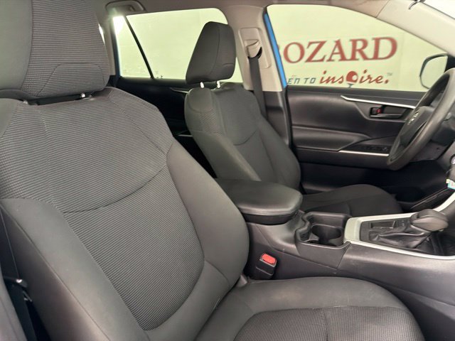 Used 2019 Toyota RAV4 LE FWD image 30