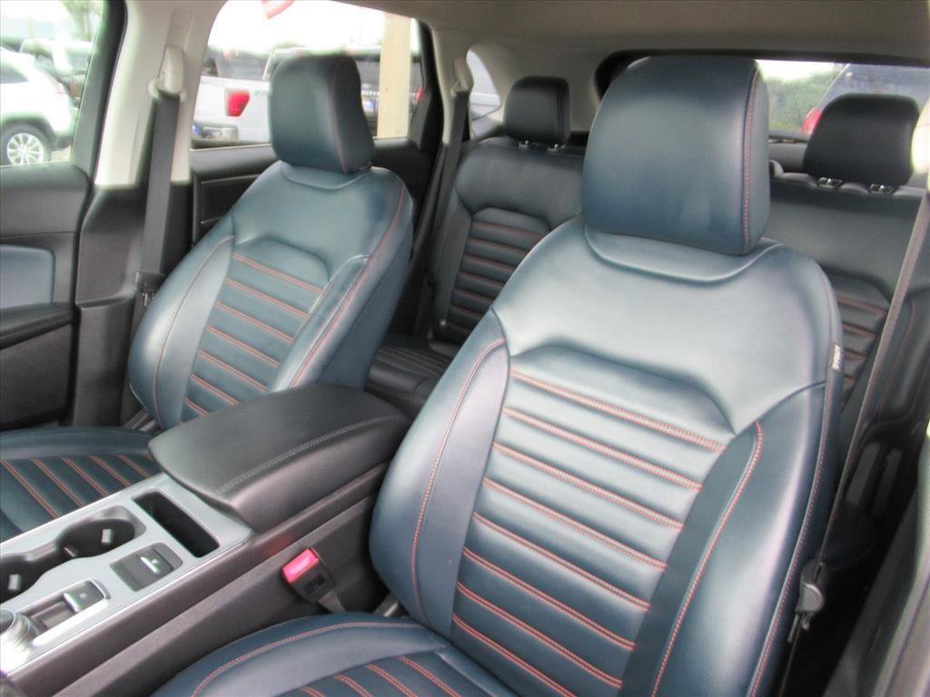 Certified 2022 Ford Edge SEL w/ Sport Appearance Package image 18