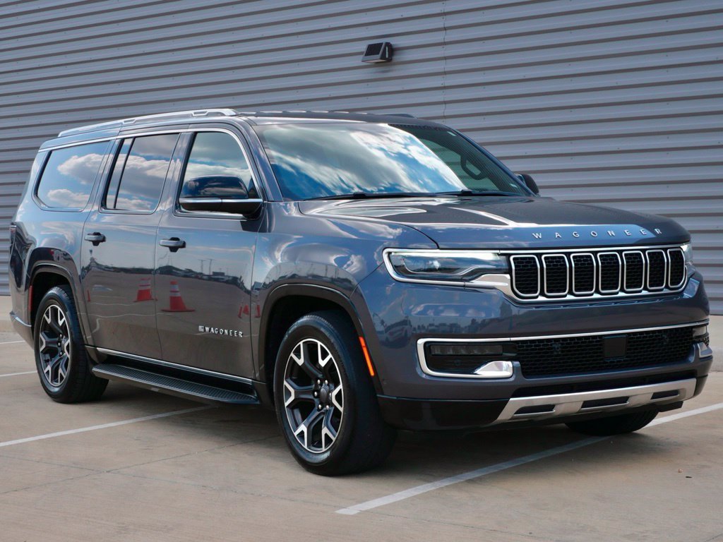 Used 2024 Jeep Wagoneer L Series III w/ Flexible Seating Group AWD/4WD image 1