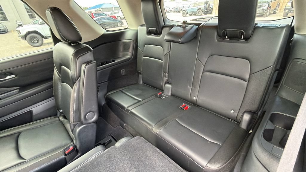 Used 2023 Nissan Pathfinder SL w/ SL Premium Package FWD image 28