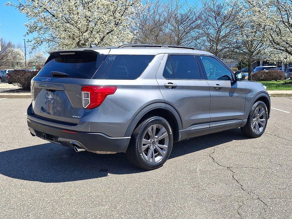 Certified 2023 Ford Explorer XLT w/ Equipment Group 202A image 9