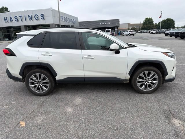 Used 2022 Toyota RAV4 XLE Premium FWD image 7