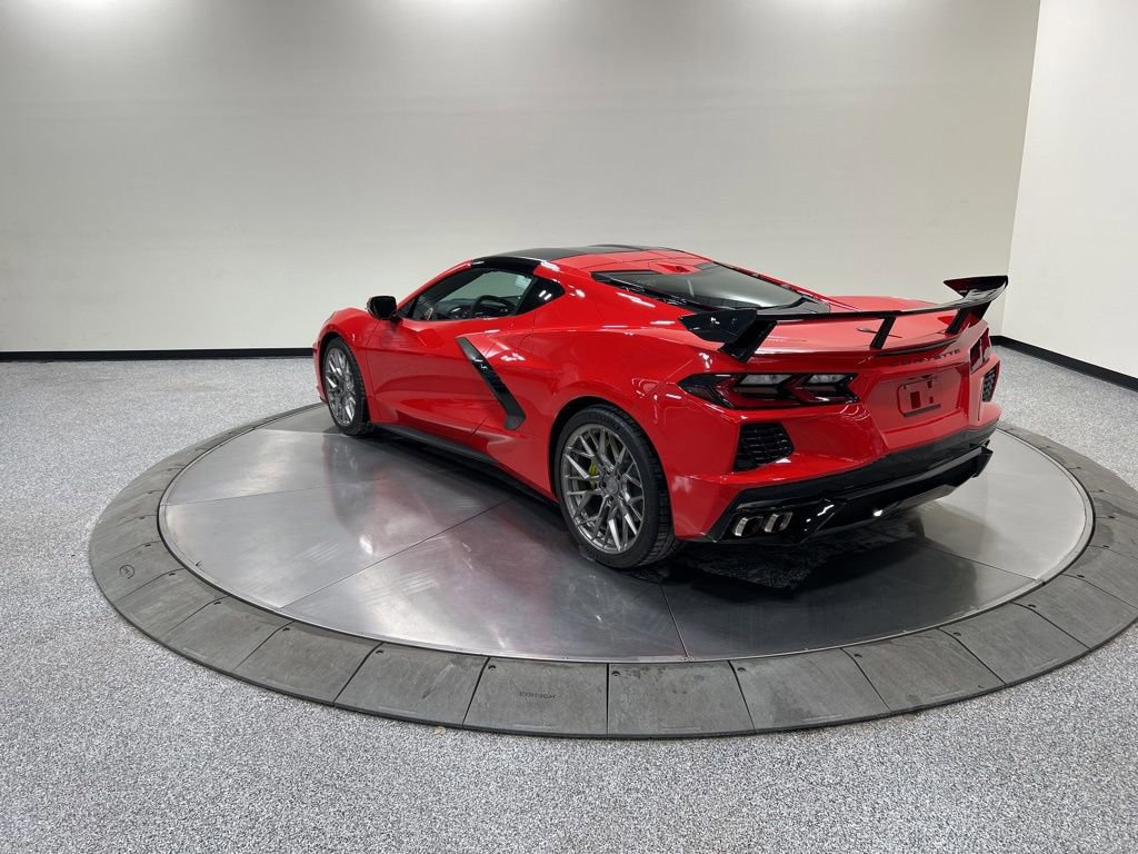 Used 2021 Chevrolet Corvette Stingray Preferred Cpe w/ Engine Appearance Package image 3