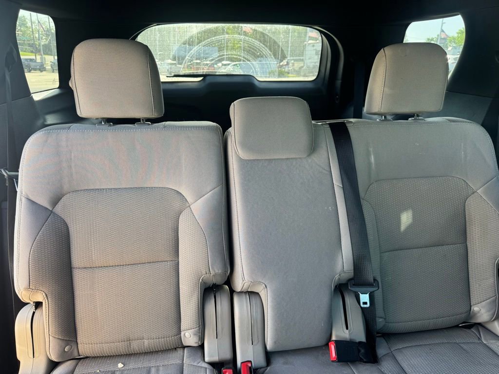 Certified 2019 Ford Explorer XLT w/ Equipment Group 201A FWD image 17