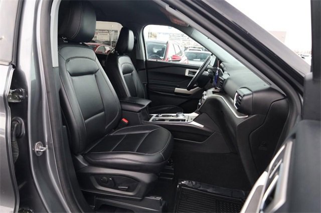 Certified 2024 Ford Explorer XLT w/ Equipment Group 202A image 27