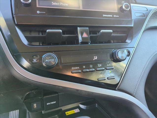 Used 2023 Toyota Camry XLE image 11