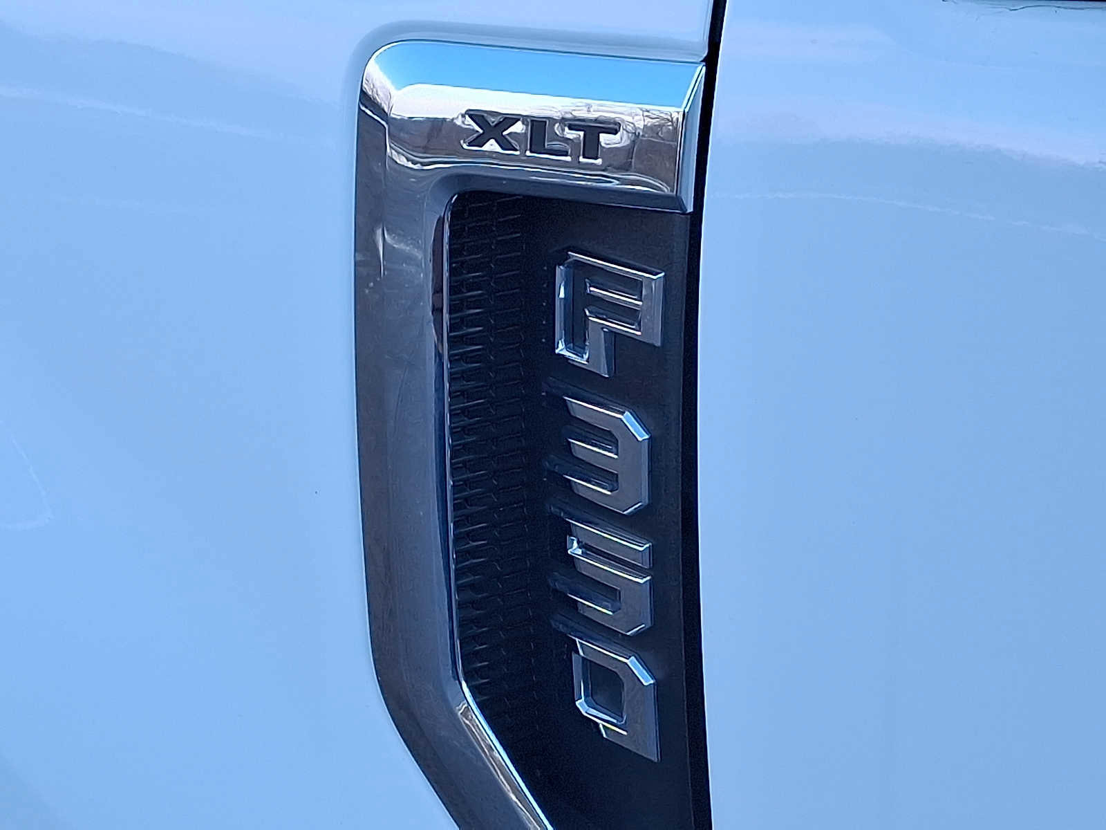 Certified 2022 Ford F350 XLT w/ Snow Plow Prep Package image 30